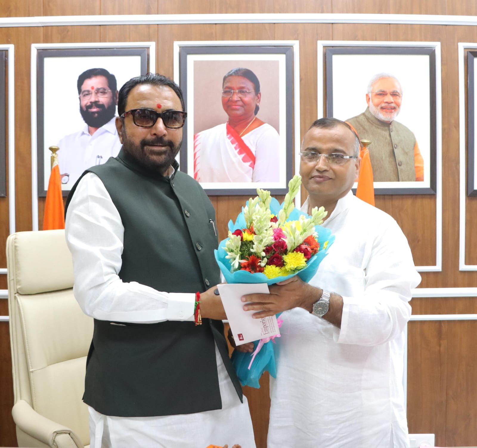 Dr. Om Prakash Mishra, Vice Chairman, Sycnosis & Spokesperson, Shivsena with Honarable Minister, Ayush & Health & Family Welfare, Government of India Sri. Pratap Rao Jadhav Jee.